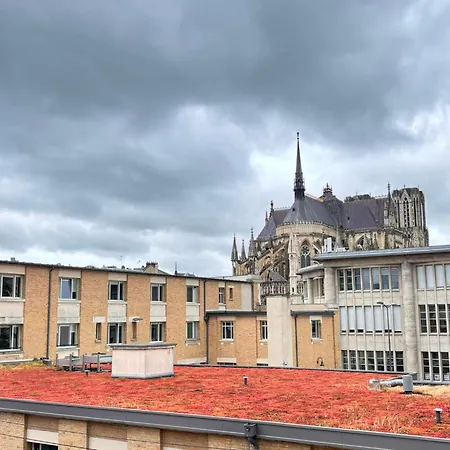 2la Gabelle T1 Elegant Proche Cathedrale Et Centre Reims